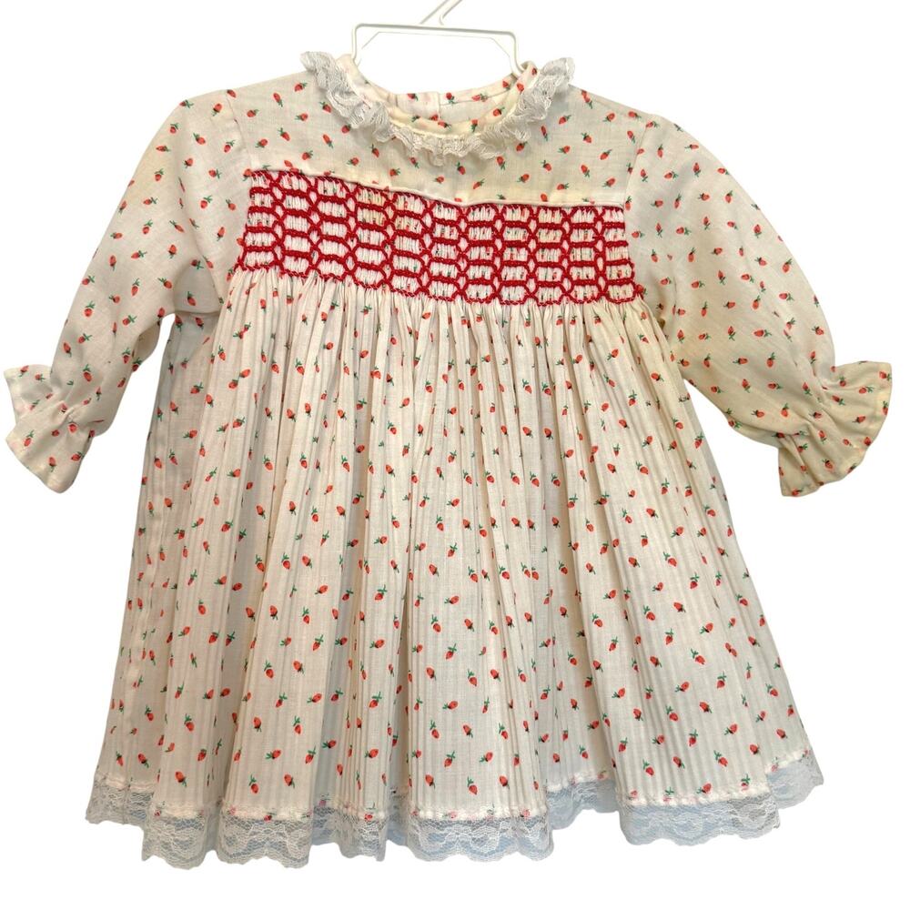 Vintage Winnie the Pooh Smocked Dress Strawberry White Small